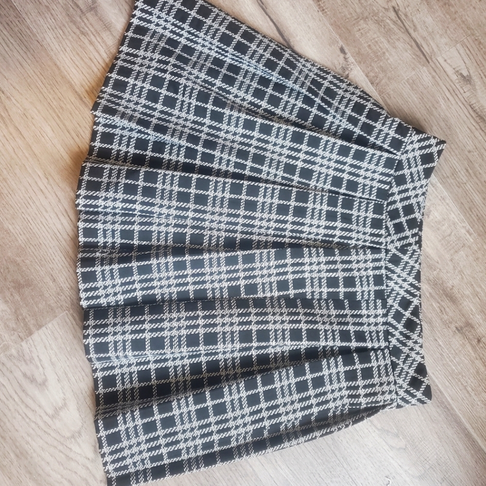 Plaid Black Pleated Skirt